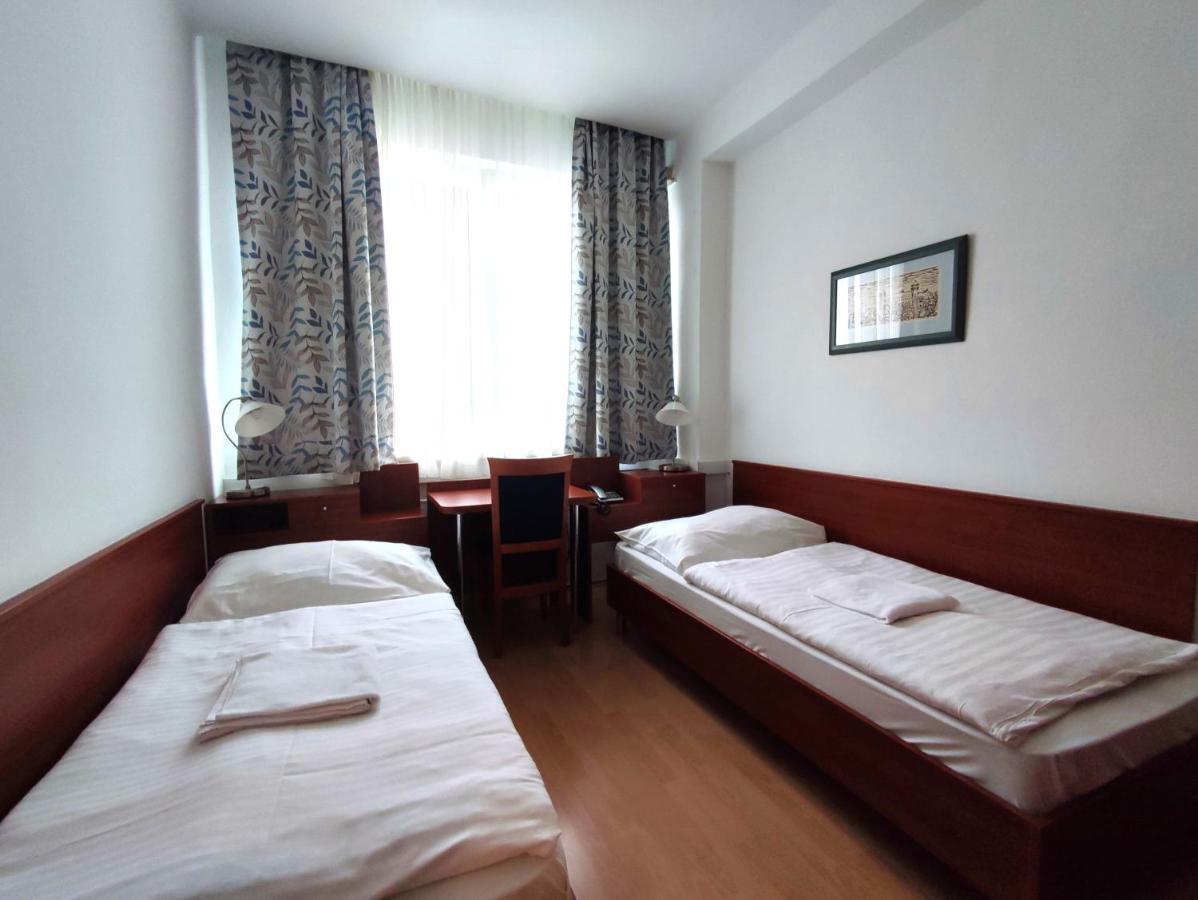 ברטיסלאבה Hotel Jurki Dom מראה חיצוני תמונה
