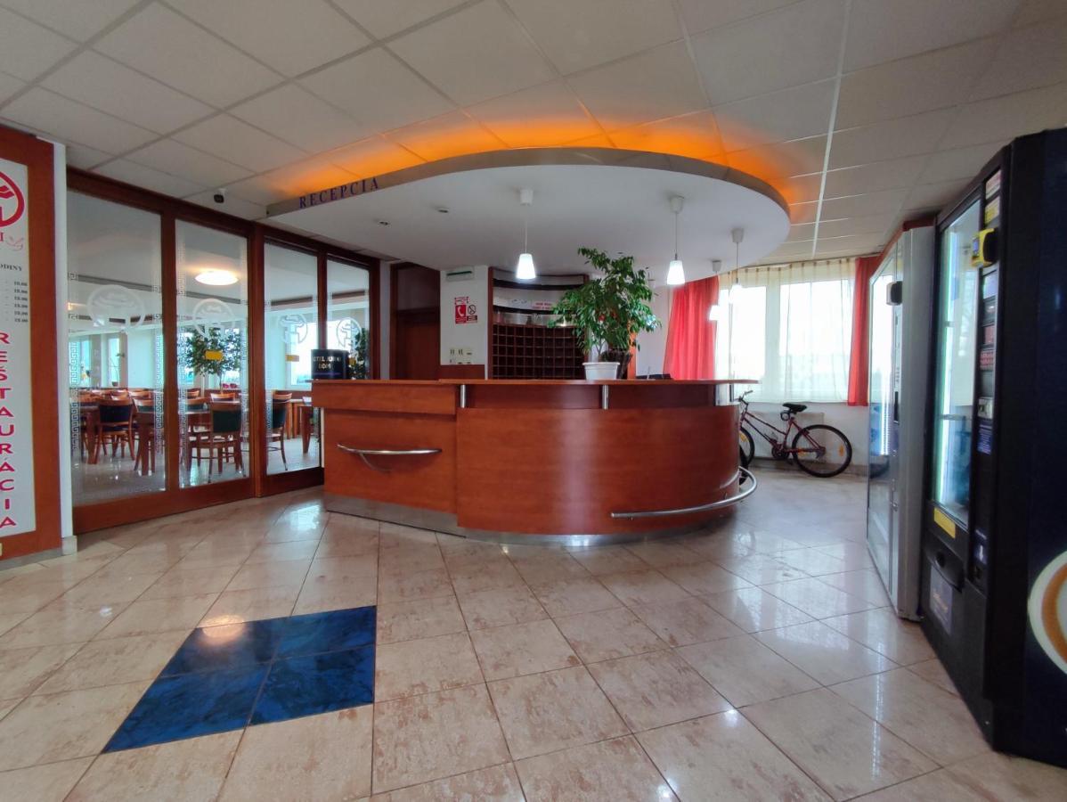 ברטיסלאבה Hotel Jurki Dom מראה חיצוני תמונה