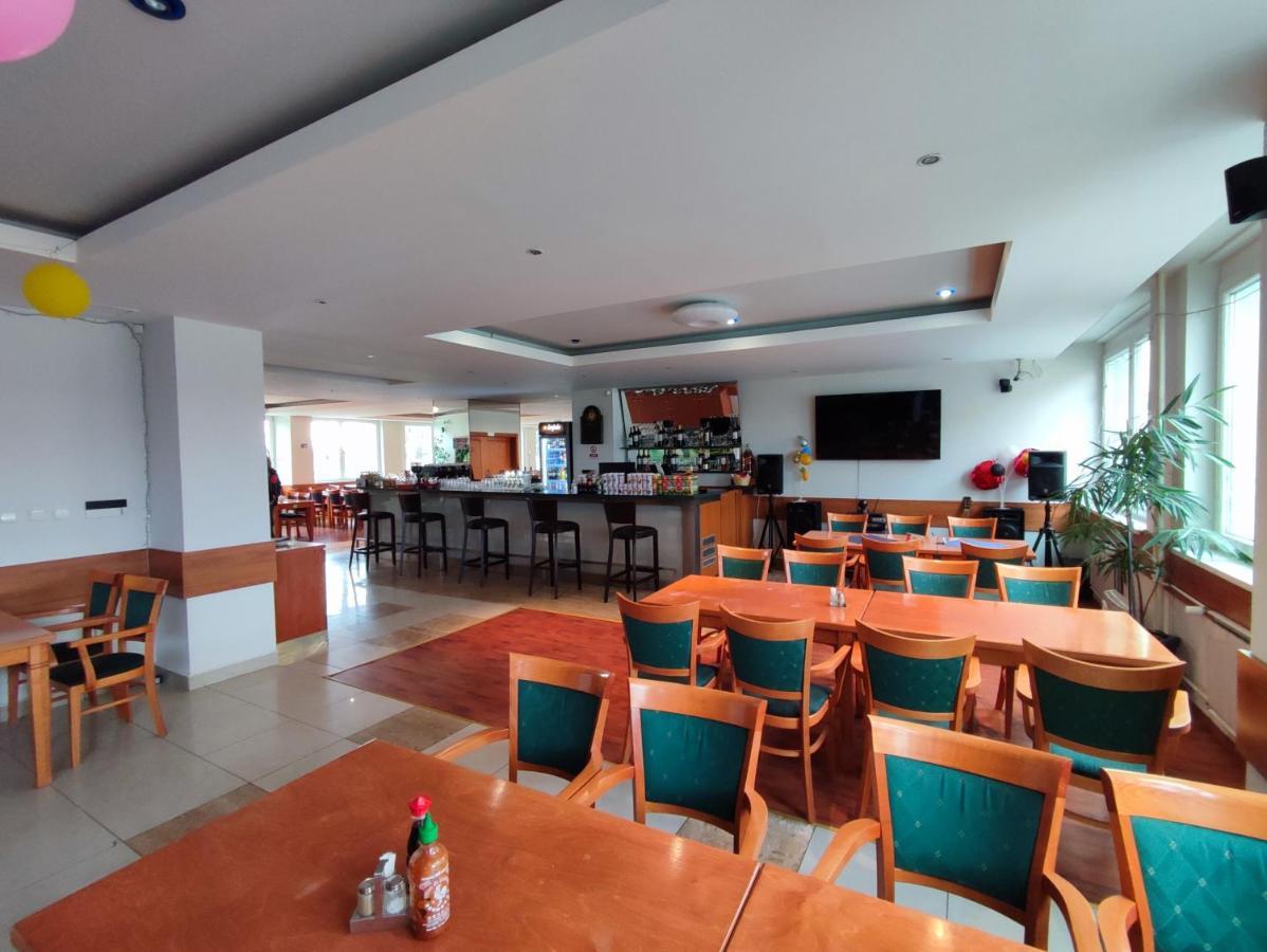ברטיסלאבה Hotel Jurki Dom מראה חיצוני תמונה