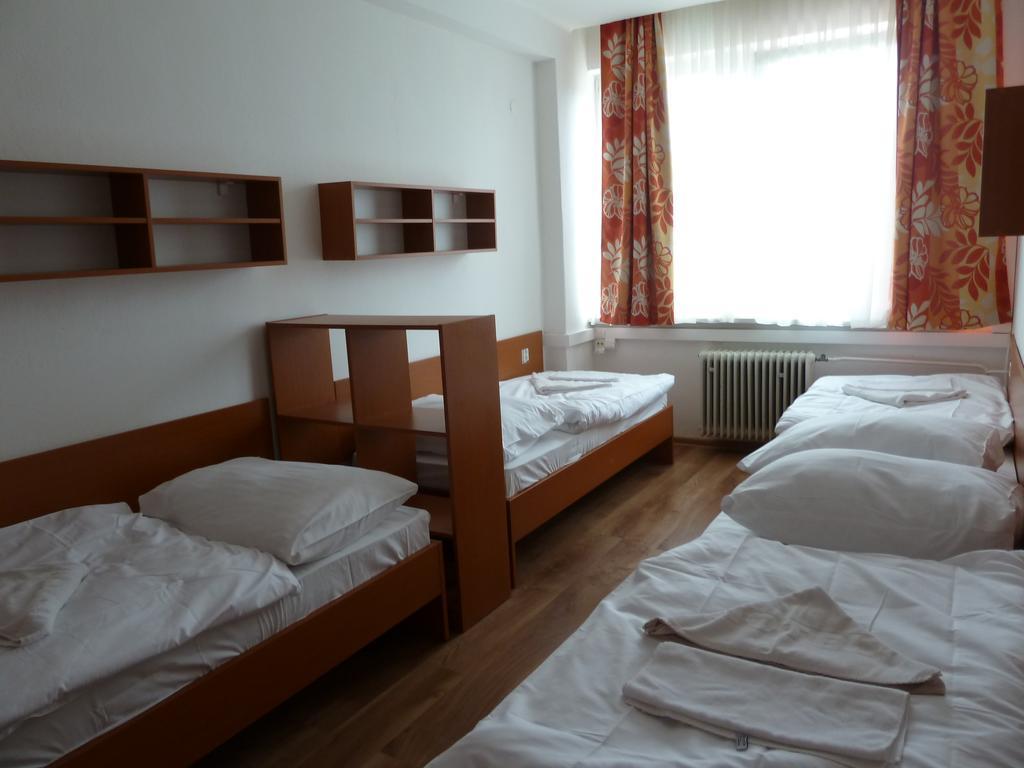 ברטיסלאבה Hotel Jurki Dom מראה חיצוני תמונה