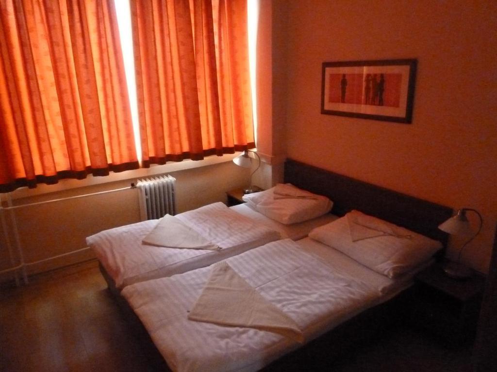 ברטיסלאבה Hotel Jurki Dom מראה חיצוני תמונה