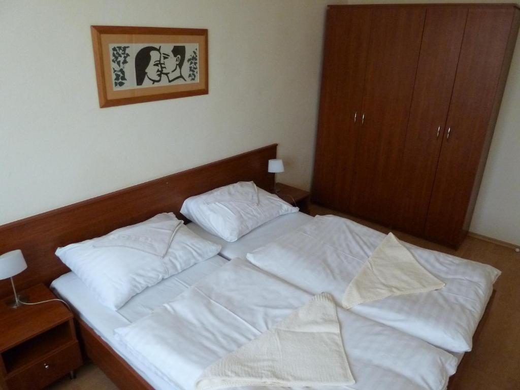 ברטיסלאבה Hotel Jurki Dom מראה חיצוני תמונה
