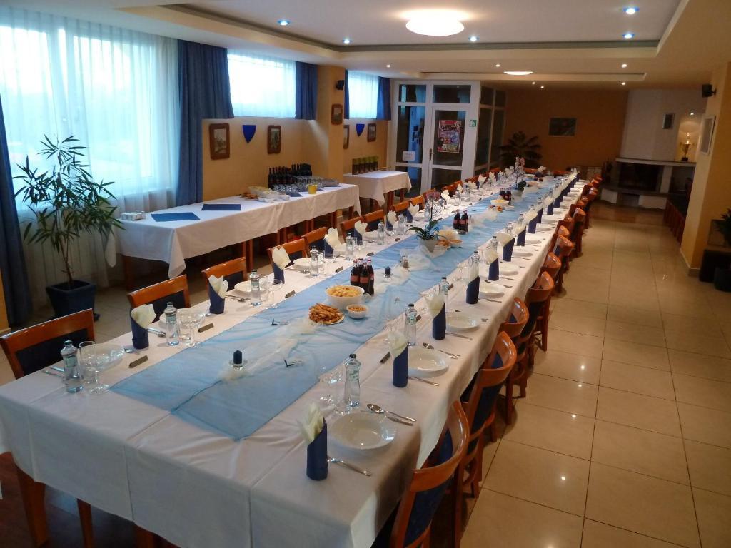 ברטיסלאבה Hotel Jurki Dom מראה חיצוני תמונה