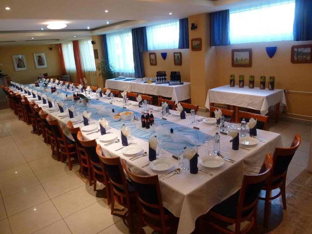ברטיסלאבה Hotel Jurki Dom מראה חיצוני תמונה